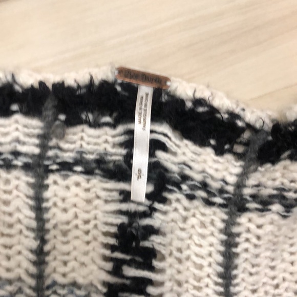 Free People Oversized Knited Sweater - Picture 2 of 4